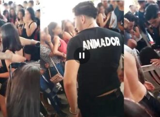 Strippers realizan show a niñas en una secundaria en Michoacán