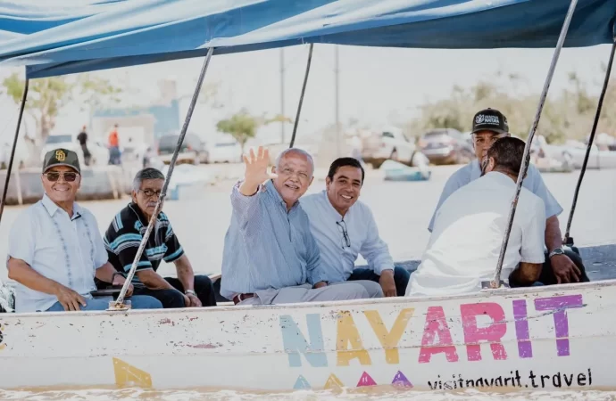 Entregan apoyos a pescadores de Santiago Ixcuintla Nayarit