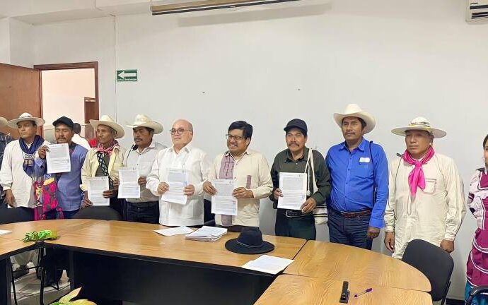 Firman convenios para caminos artesanales en Durango y Nayarit