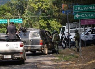 Reportan enfrentamiento entre grupos del crimen organizado en 3 municipios de Michoacán