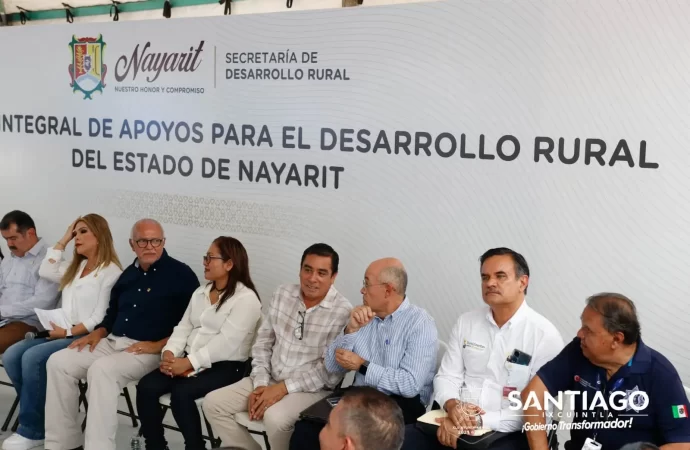 Entregan Apoyos para el Desarrollo del Estado de Nayarit al sector agrícola y pesquero de Santiago Ixcuintla