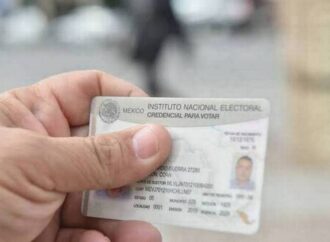 INE tramita primera Credencial de elector no binaria en Sinaloa