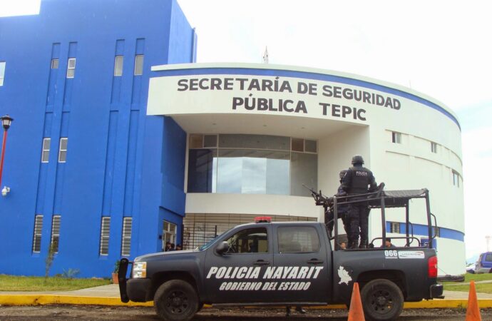 Policías municipales son utilizados como escoltas a particulares y empresas  en vez de cuidar a la ciudadanía en Nayarit