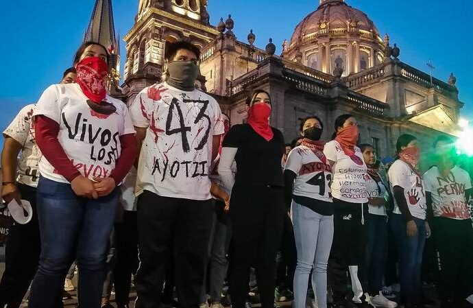 Estudiantes de la Normal de Atequiza recuerdan a los 43 desaparecidos de Ayotzinapa