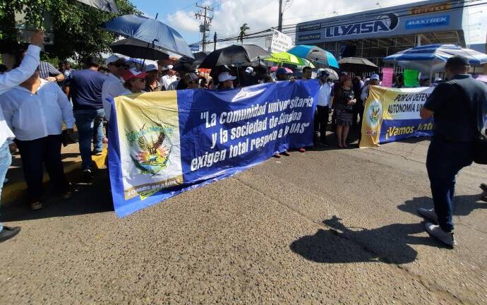 Trabajadores de la Universidad Autónoma de Sinaloa se manifiestan en Culiacán, Los Mochis y Mazatlán en apoyo al Rector