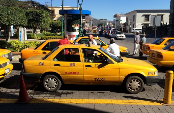 Operadores de taxis serán capacitados  en materia turística