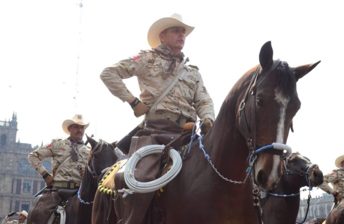 Presidente AMLO entrega reconocimientos a militares y deportistas mexicanos