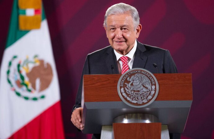 Plantea AMLO perfilar reformas para que Pensión Bienestar sea constitucional a los 65 años