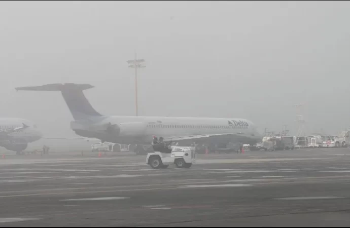 Cierran el aeropuerto de Guadalajara por niebla