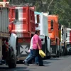 Cierran carreteras de Michoacán  por el paro nacional de transportistas