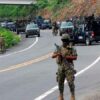 Venezolanos armados se enfrentan con militares en Michoacán