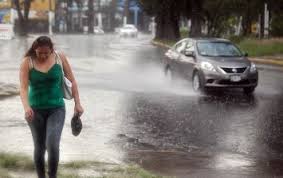 Lluvias con granizo suspenden servicio del Tren Ligero en Guadalajara